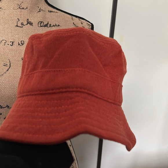 NWOT UO BDG Crochet Knit Bucket Hat - Picture 5 of 8